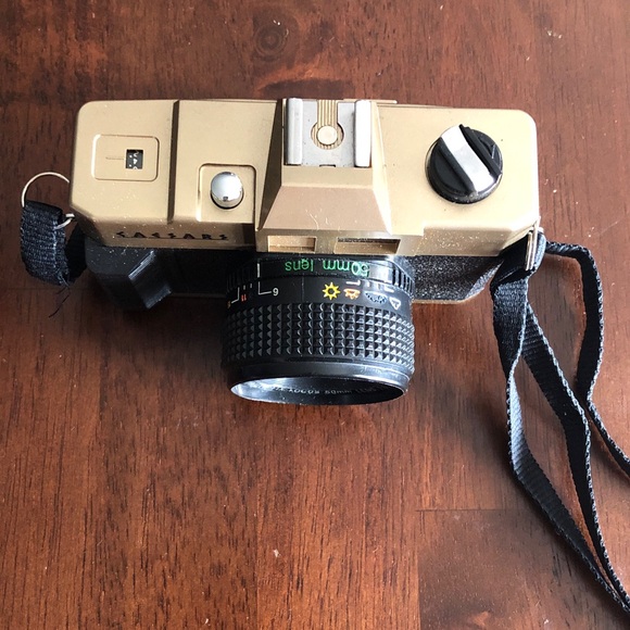 Caesars Vintage Camera - Picture 3 of 12